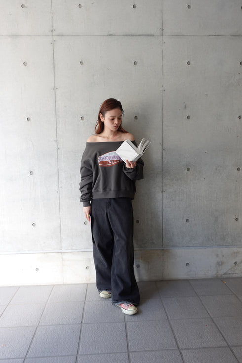 オフショルルーズスウェット